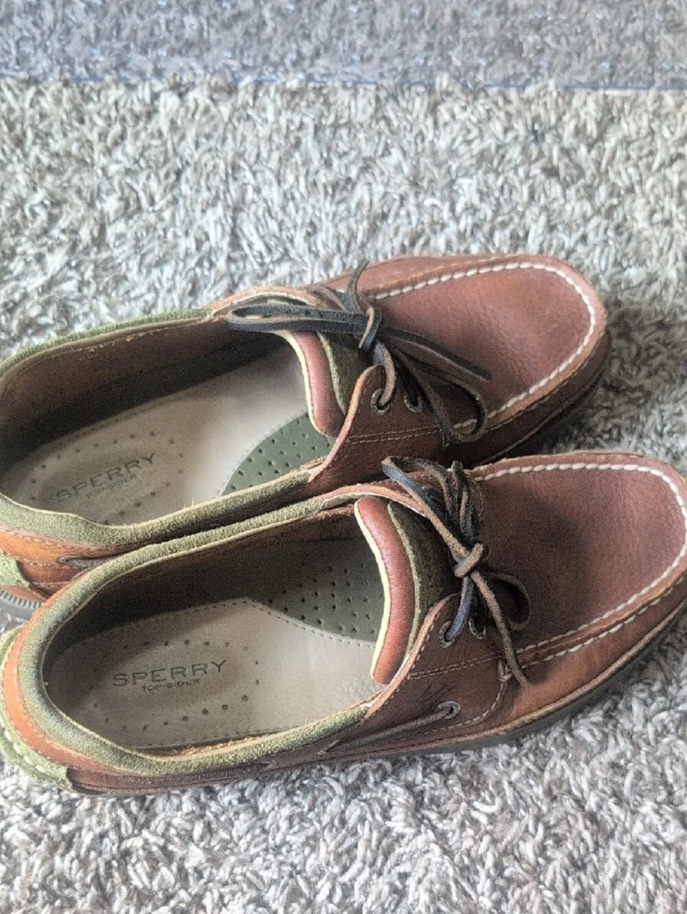 Sperry leather boat